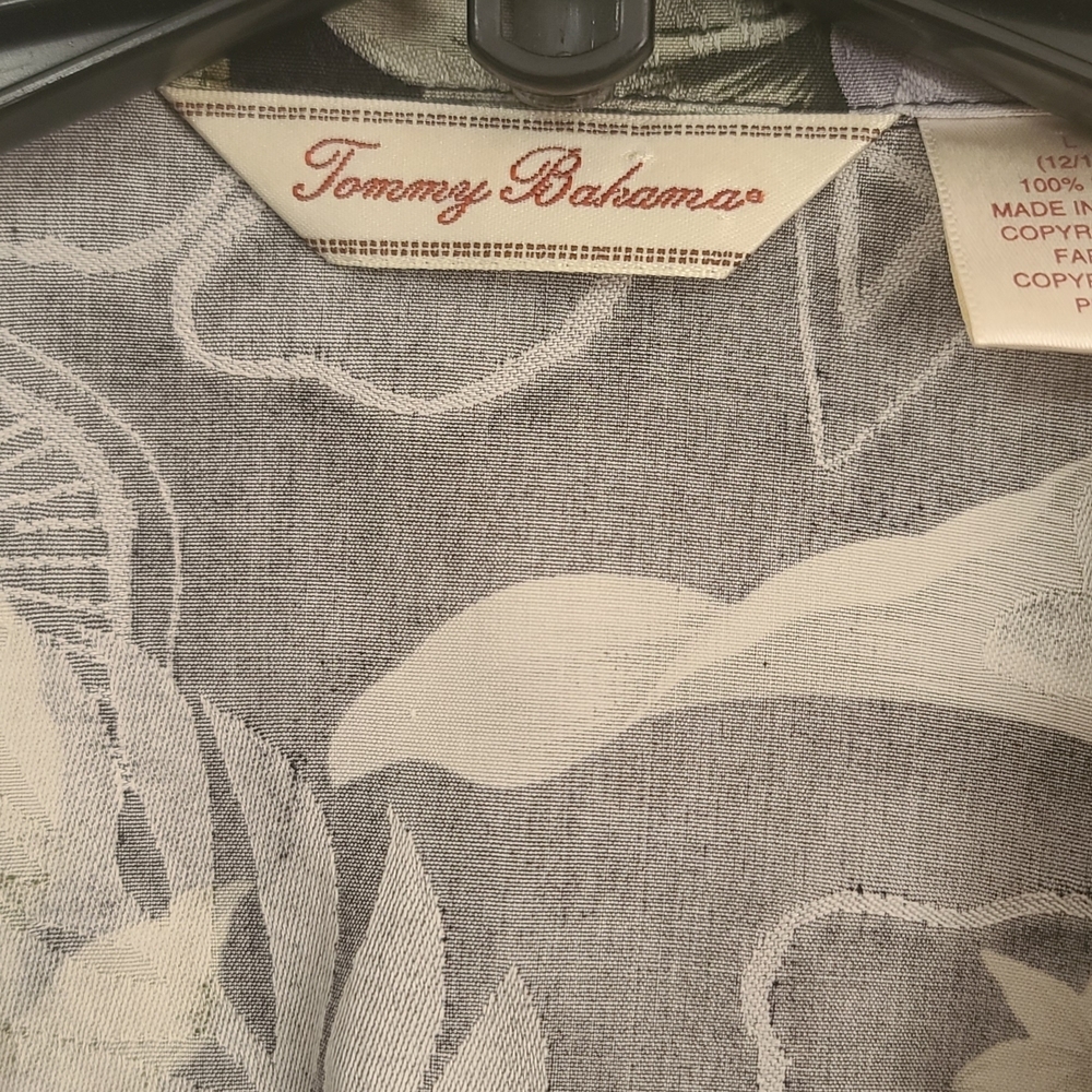Men's Black Hawaiian Floral Camp Shirt - Lightweight Casual 100% Silk - Picture 3 of 8